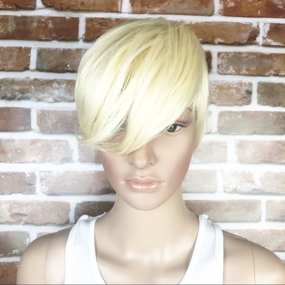 Synthetic Short Trendy Blonde Women’s Wig - Picture 8 of 8